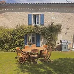 La Demeure Des Poetes D'hotes 3* Mouzieys-Panens