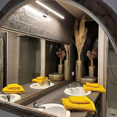 Maison d'hôtes La Demeure Des Poetes D'hotes *