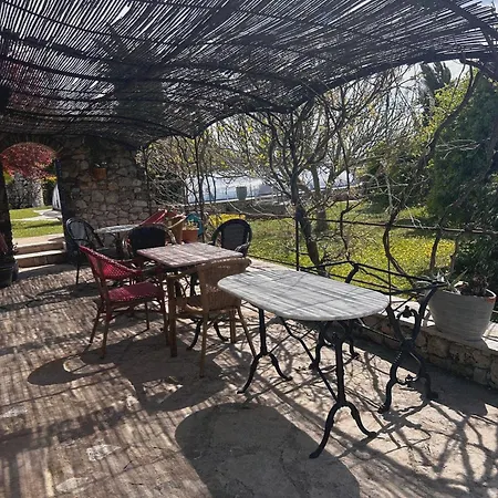 La Demeure Des Poetes D'hotes بيت ضيافة 3*