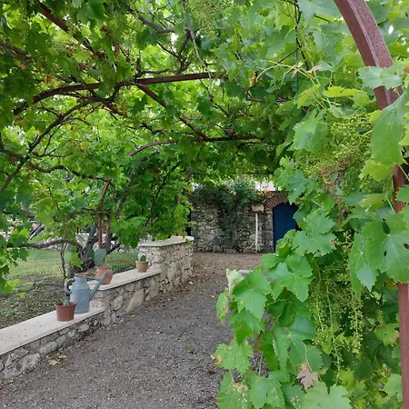 La Demeure Des Poetes D'hotes 3* Mouzieys-Panens