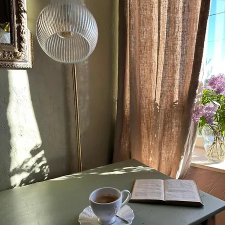 La Demeure Des Poetes D'hotes Maison d'hôtes Mouzieys-Panens