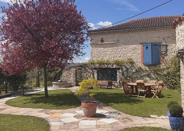 La Demeure Des Poètes D'hôtes 3*